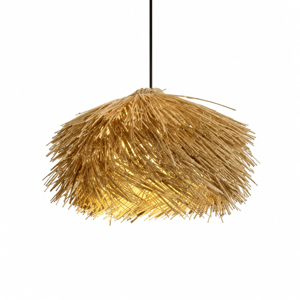 Abat-jour en rotin naturel style paille pour suspension, vue de face sur fond blanc, style bohème