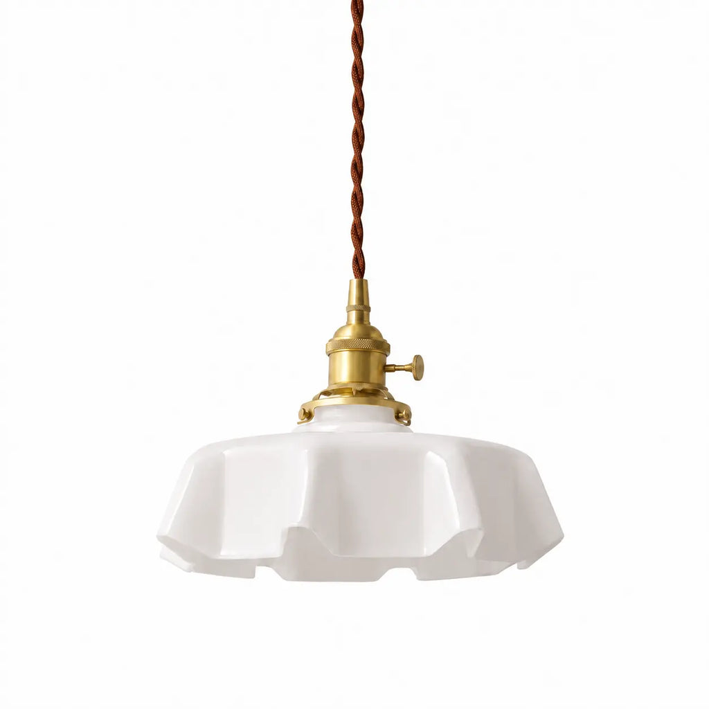 Abat-jour en verre opalin blanc forme fleur pour suspension, monture laiton doré et câble torsadé, style rétro vintage